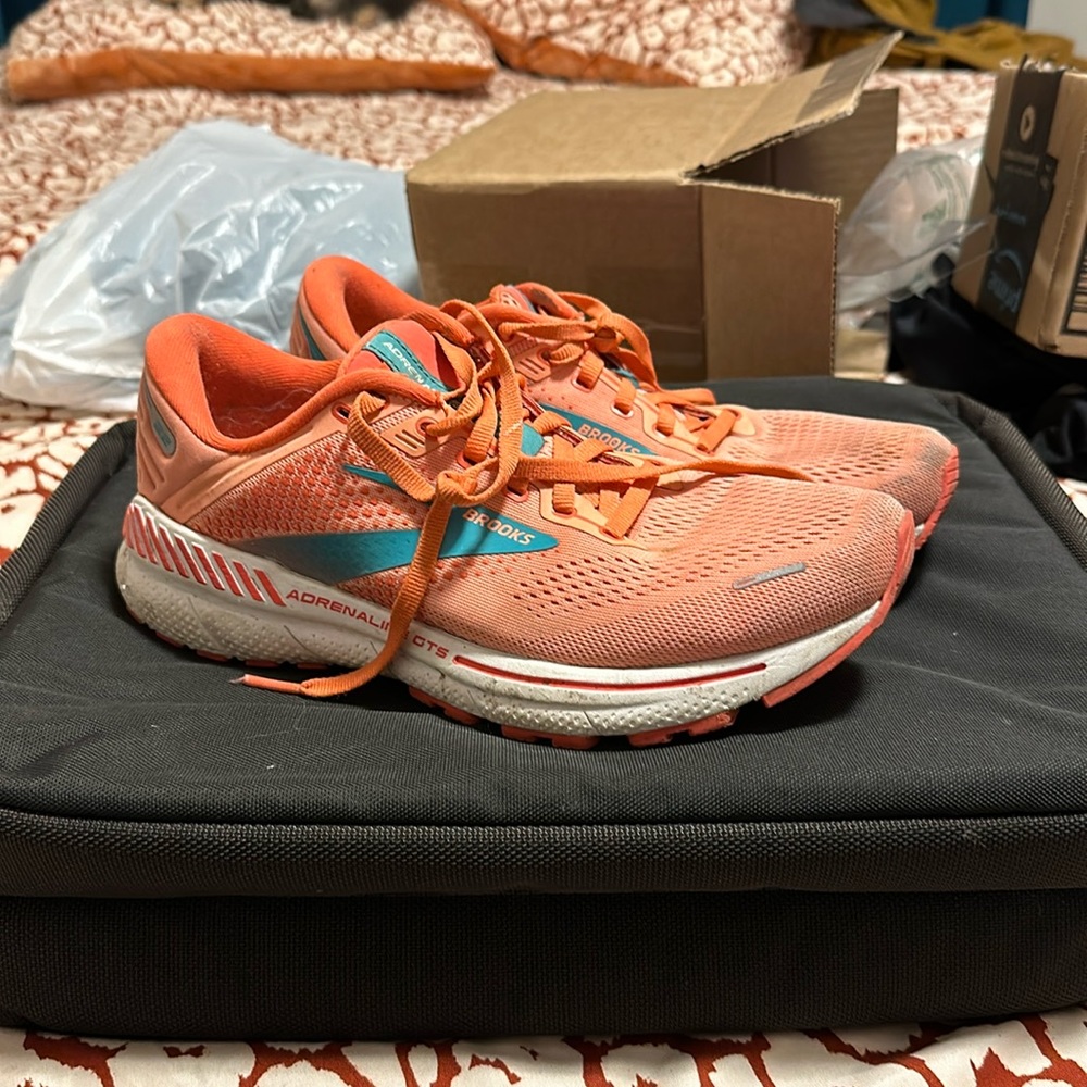 Brooks Adrenaline GTS 22
